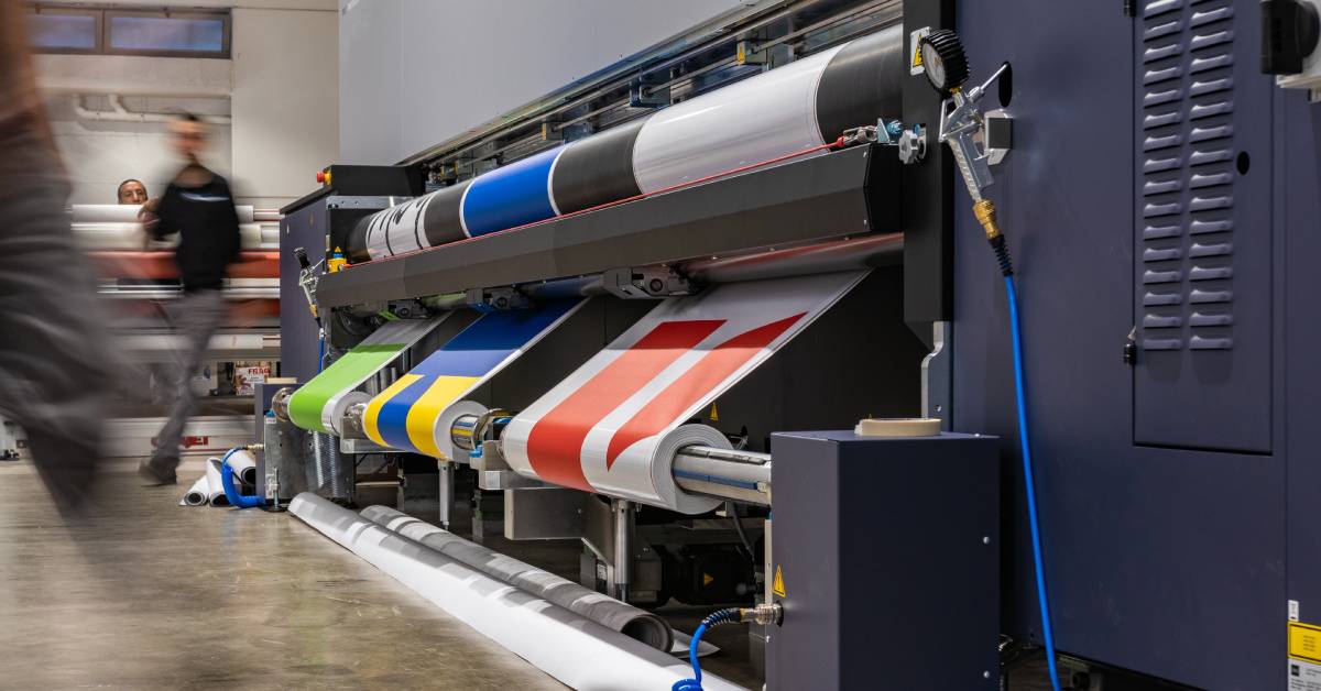 Key Differences Between Large-Format and Digital Printing